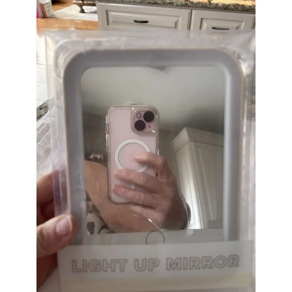 Portable‎ Make Up Mirror And Eyeglasses/Jewelry Cleaner 2593. New In Box